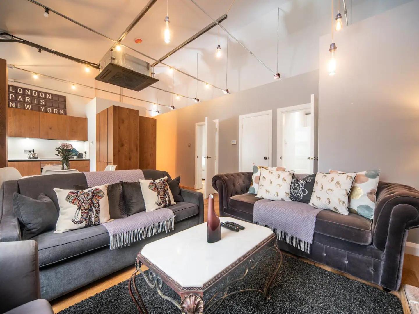 Appartamento Pass The Keys A Vibrant Characterful Mews House With Air Con