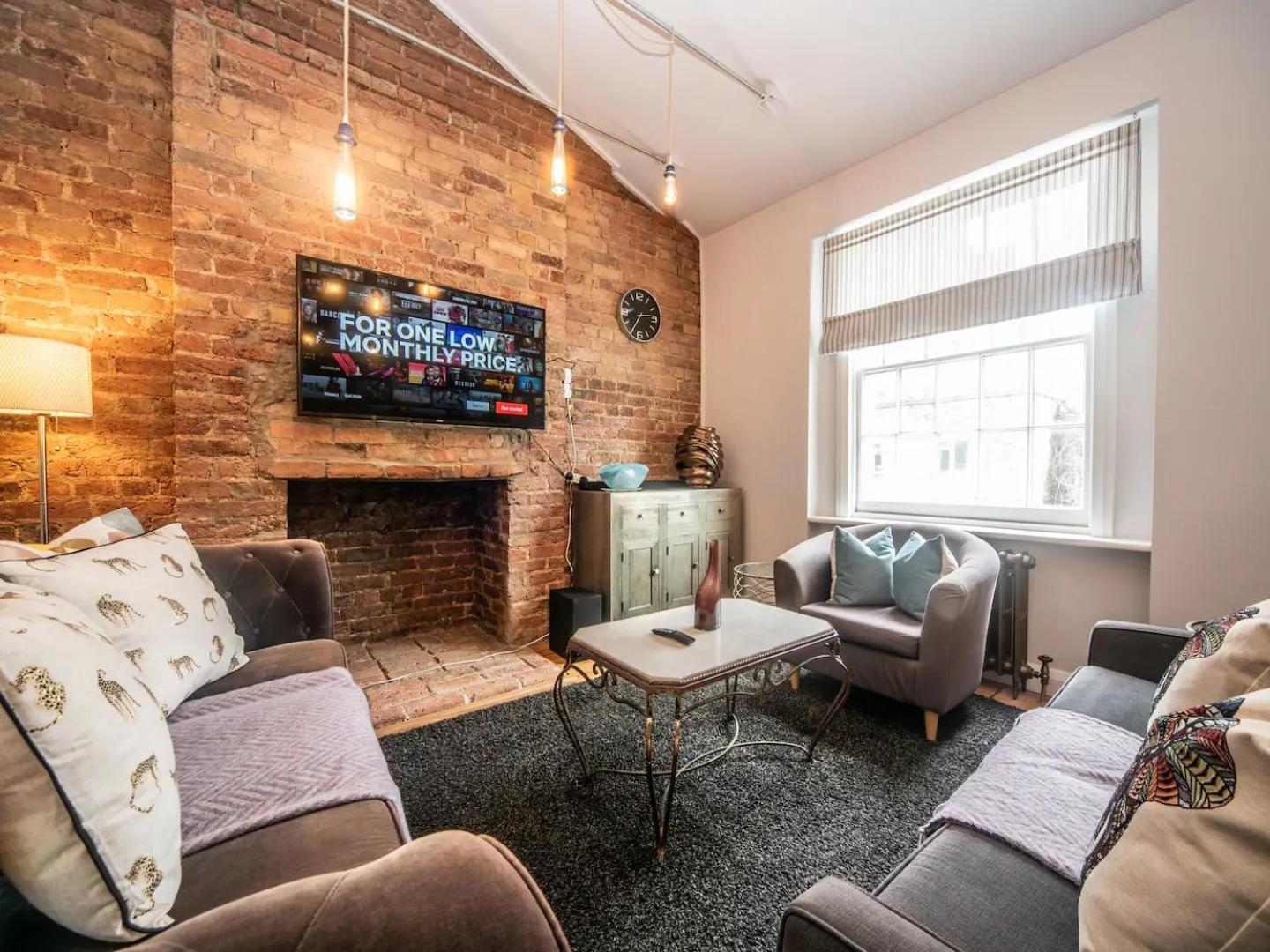 Pass The Keys A Vibrant Characterful Mews House With Air Con Appartamento