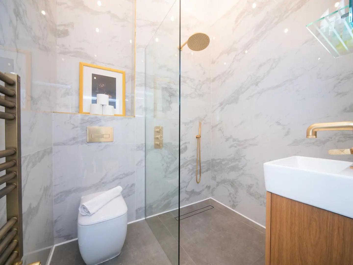 Appartamento Pass The Keys A Vibrant Characterful Mews House With Air Con *