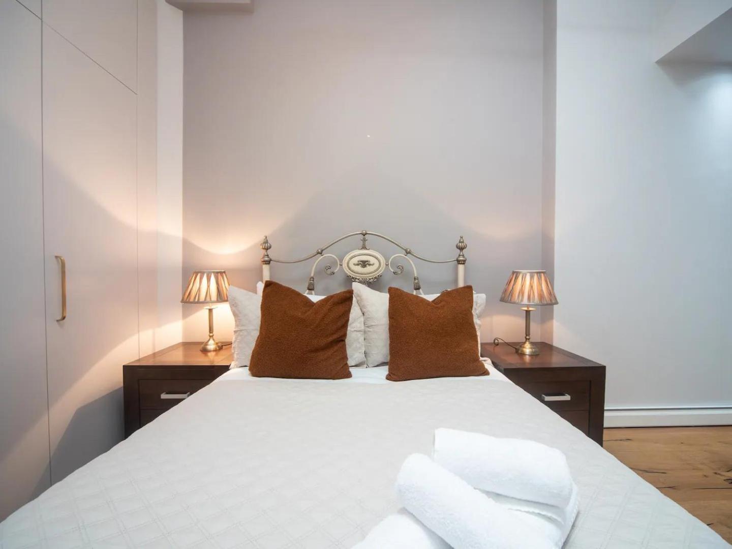 Pass The Keys A Vibrant Characterful Mews House With Air Con * Londra