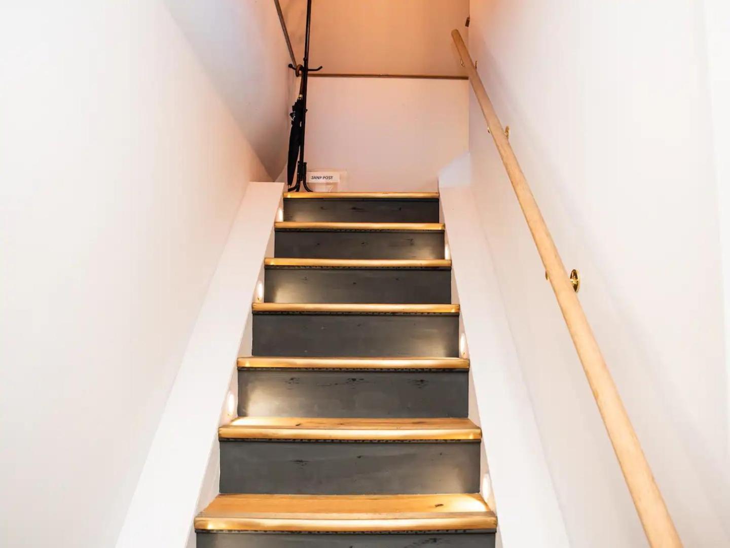 Pass The Keys A Vibrant Characterful Mews House With Air Con Appartamento